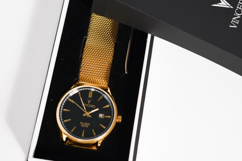 Vincero Kairos gold strap in box